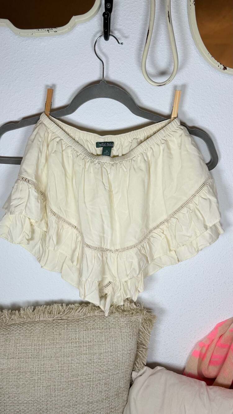 Wild Fable Shorts Size XS Cream Ruffle Tiered Skort